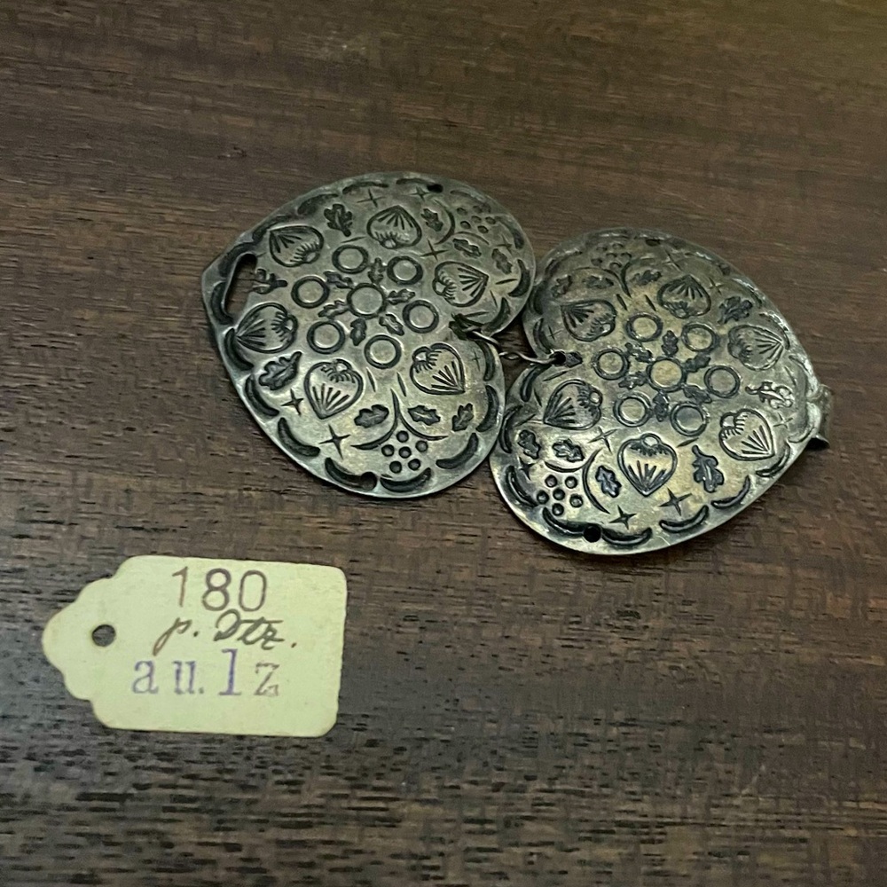 vintage Necklace closure